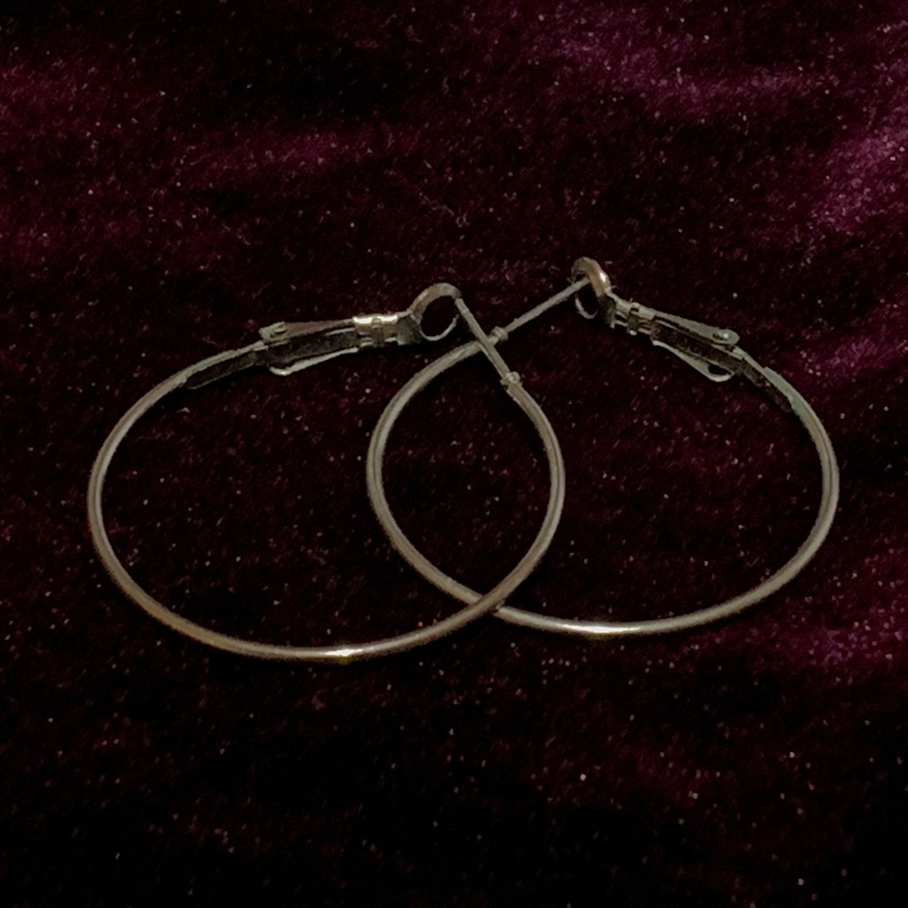 🥶 5/$18 - Simple Hoop Earrings